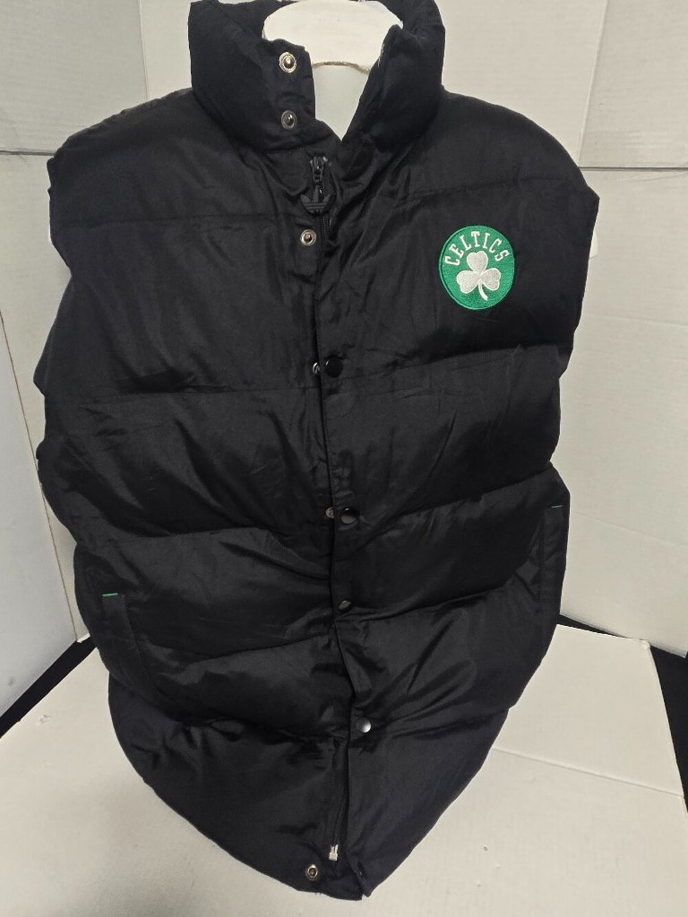 Adidas Originals Boston Celtics Limited Edition Puffer Vest – XL – Rare NBA Coll
